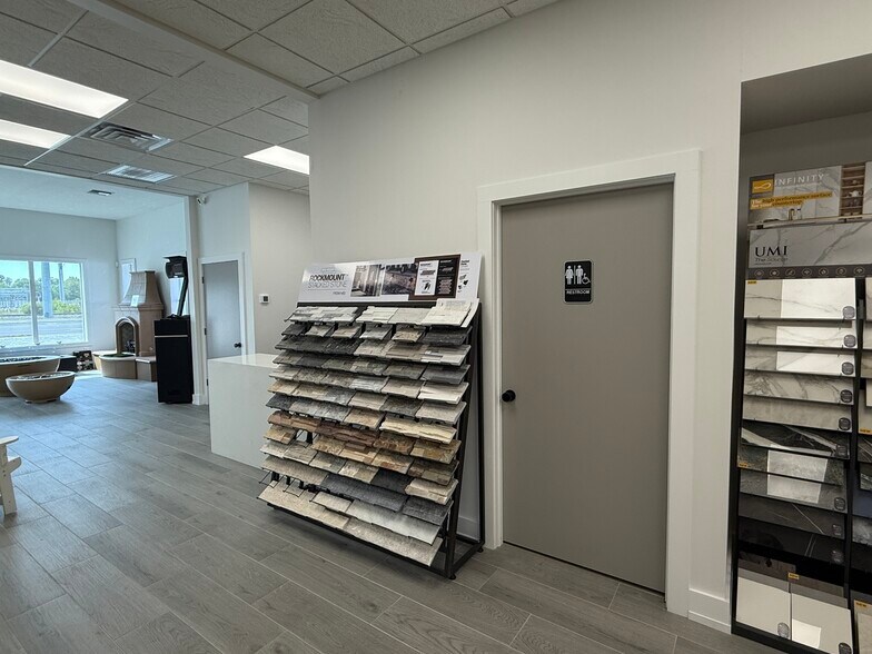 More Photos Of 2736 Land O Lakes Blvd, Land O' Lakes Storefront Retail Residential For Sale