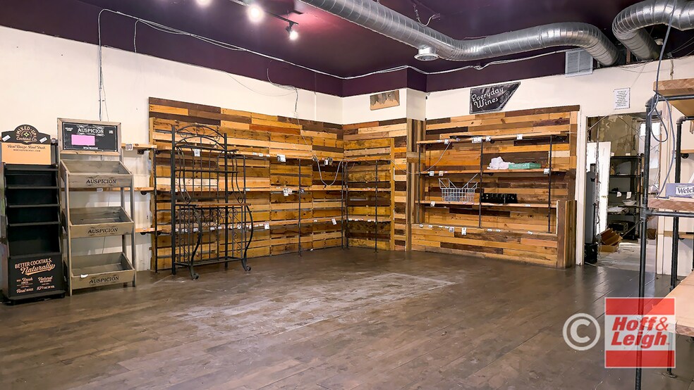 More Photos Of 5223-5229 W 25th Ave, Edgewater Unknown For Lease