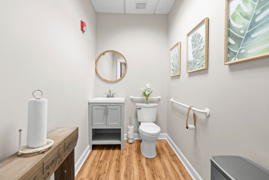 More Photos Of 19810 W Catawba Ave, Cornelius Office For Lease