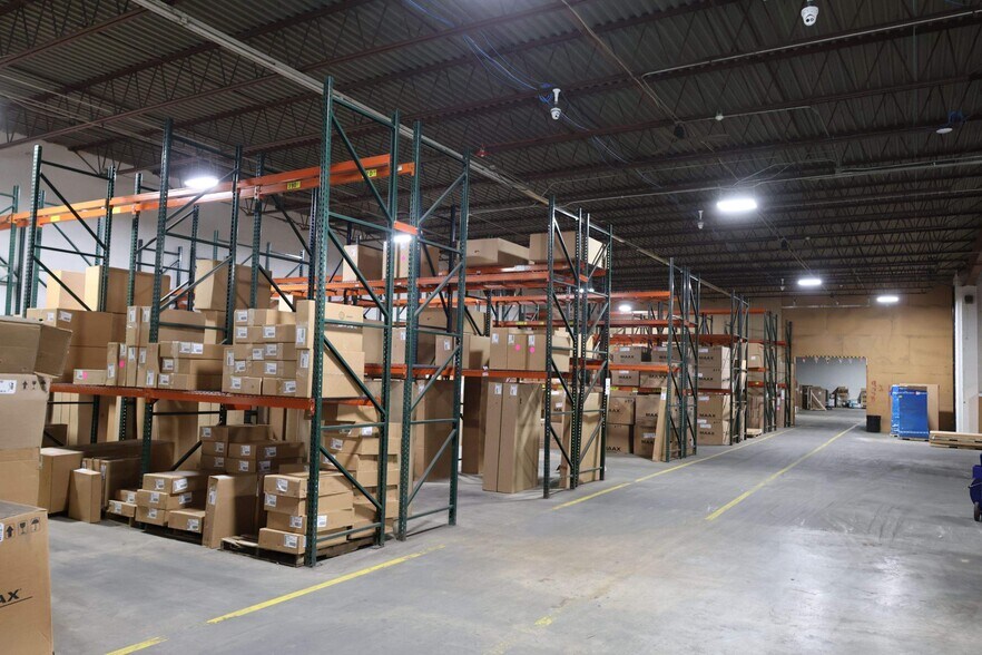 More Photos Of 6741 Old Collamer Rd, East Syracuse Warehouse For Lease
