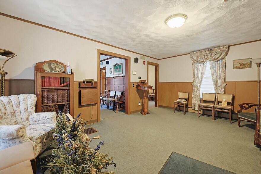 More Photos Of 1496 Victory Hwy, Oakland Flex For Sale