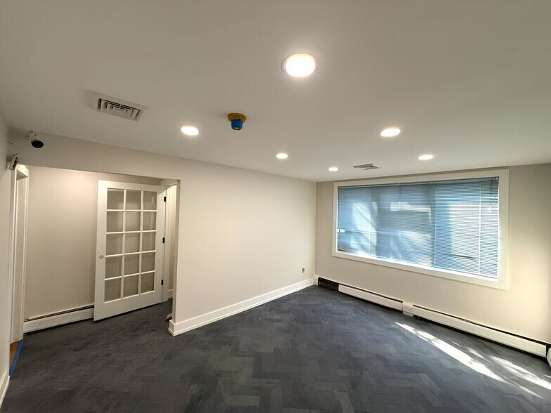 More Photos Of 650 Bergen Ave, Jersey City Medical For Lease