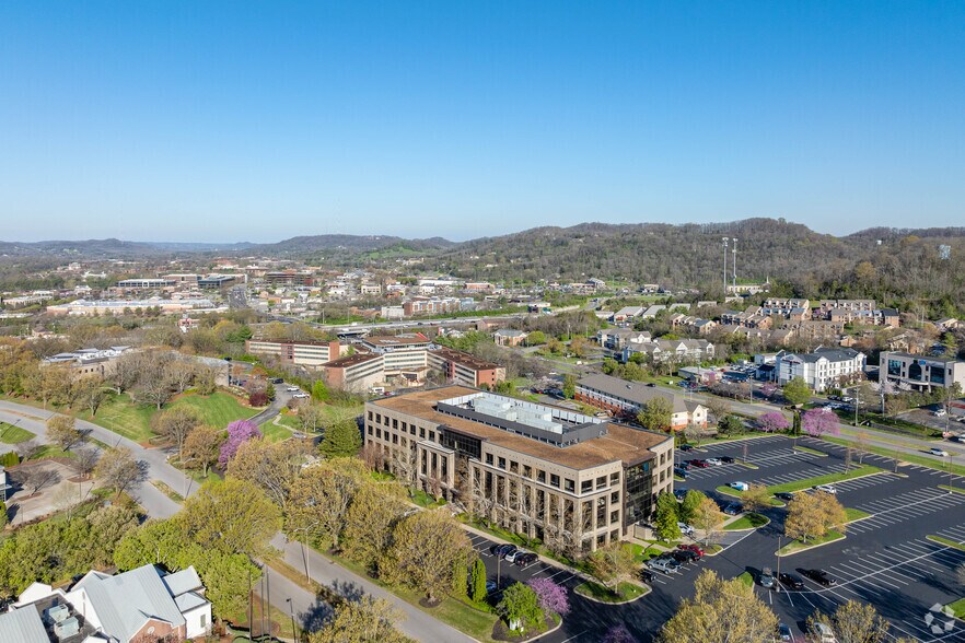 More Photos Of 9020 Overlook Blvd, Brentwood Office For Lease