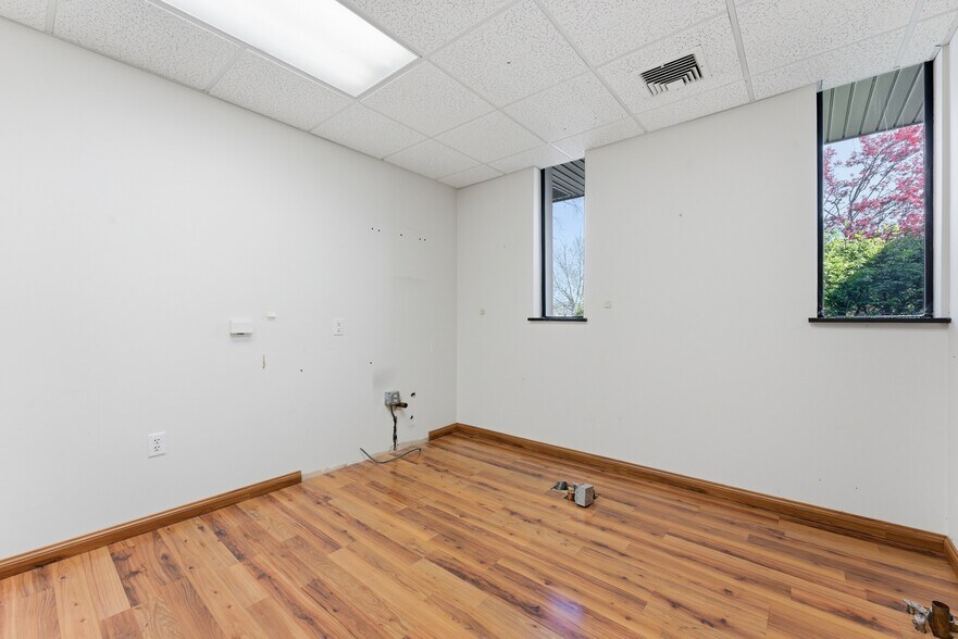 More Photos Of 75 Van Deene Ave, West Springfield Office For Lease