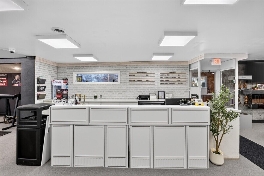 More Photos Of 102 Ausable State Rd, Bay City Freestanding For Sale