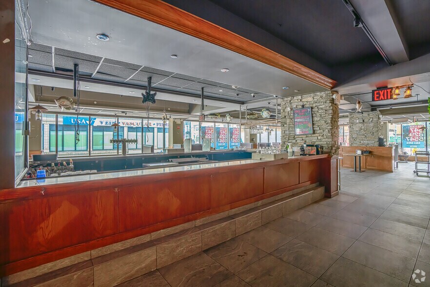 More Photos Of 89-74 162nd St, Jamaica Office For Lease