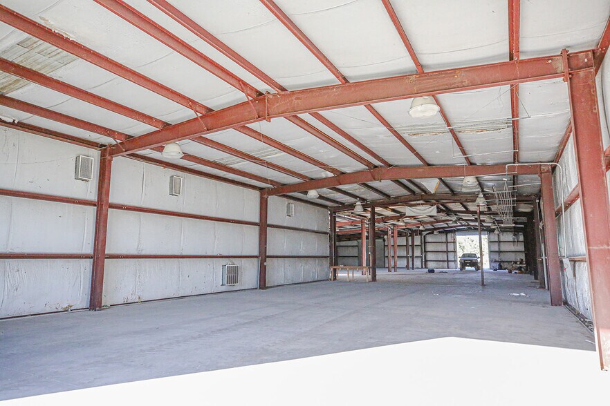 More Photos Of 4425 W US 98, Perry Manufacturing For Sale