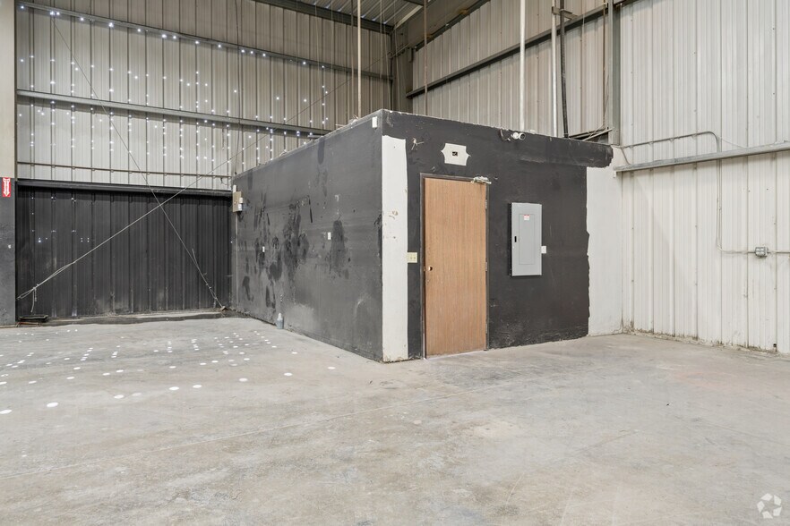 More Photos Of 15750 Arrow Hwy, Fontana Manufacturing For Lease