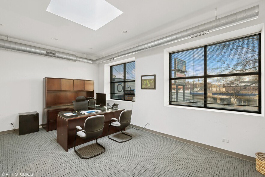 More Photos Of 2147 N Western Ave, Chicago Office For Lease