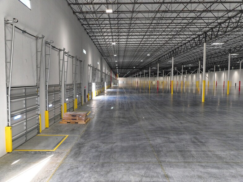 More Photos Of 1850 Continental Blvd, Charlotte Warehouse For Lease