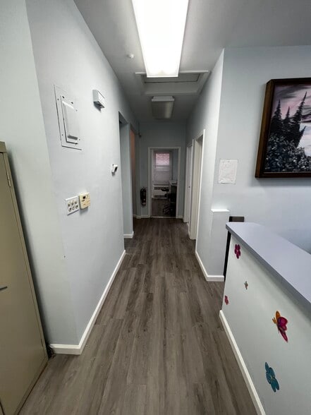 More Photos Of 238 Beach 20th St, Far Rockaway Medical For Lease