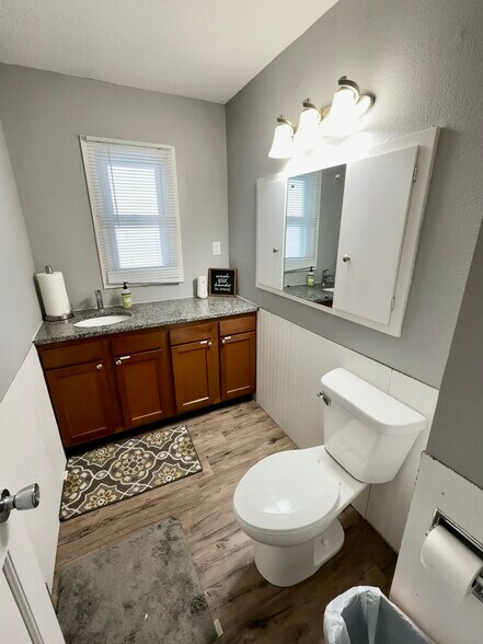 More Photos Of 3810 66th St, Urbandale Office Residential For Sale