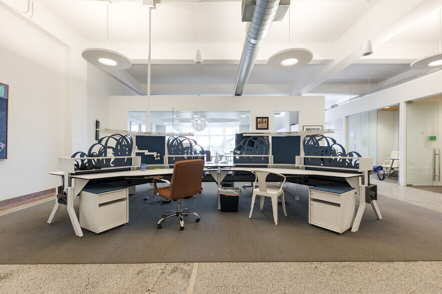 More Photos Of 811 N Broadway Ave, Oklahoma City Office For Lease