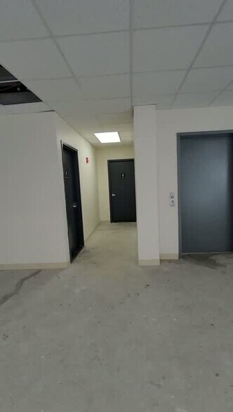 Primary Photo Of 76-09 Queens Blvd, Elmhurst Office For Lease