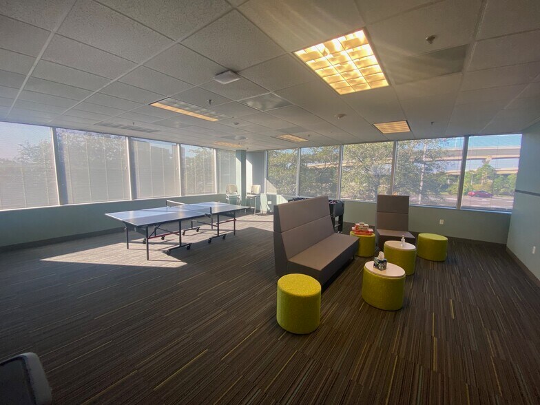 More Photos Of 3501 E Frontage Rd, Tampa Office For Lease