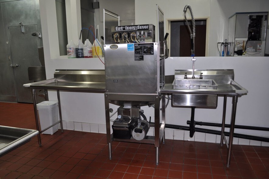 More Photos Of 4161 Beverly Blvd, Los Angeles Restaurant For Lease