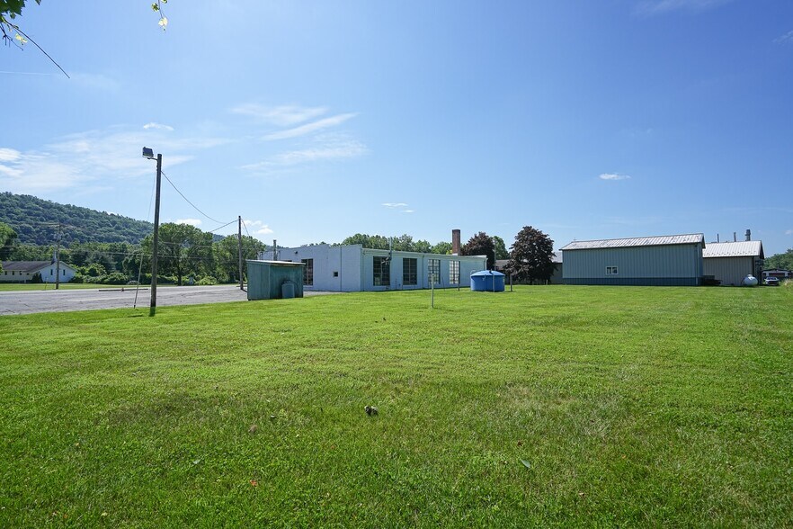 More Photos Of 1955 N Main St, Sheffield Auto Repair For Sale