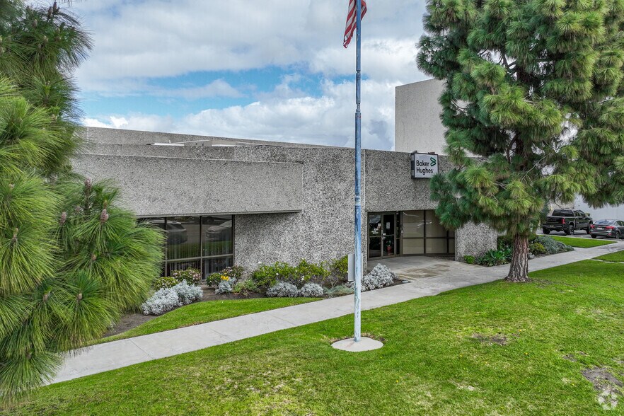 More Photos Of 5421 Argosy Ave, Huntington Beach Manufacturing For Lease