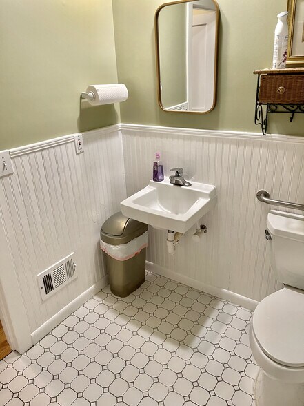 More Photos Of 440 S Perry St, Lawrenceville Office For Lease
