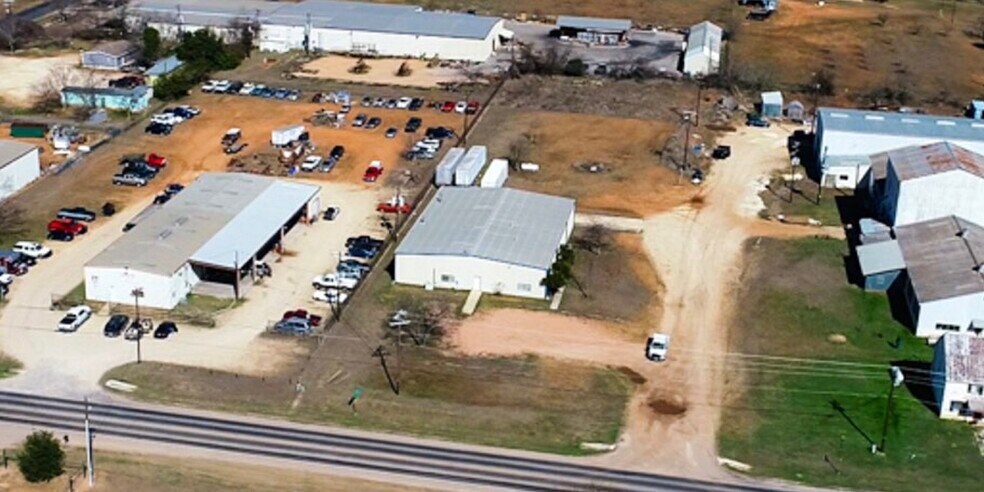 More Photos Of 632 Fm 2093, Fredericksburg Warehouse For Lease