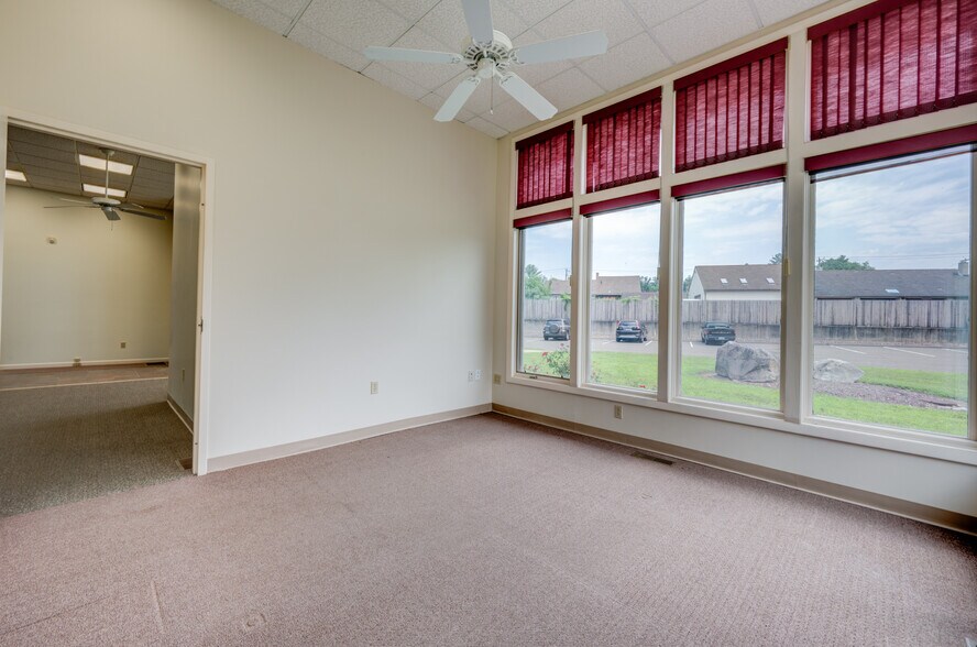 More Photos Of 72 W Stafford Rd, Stafford Springs Medical For Sale