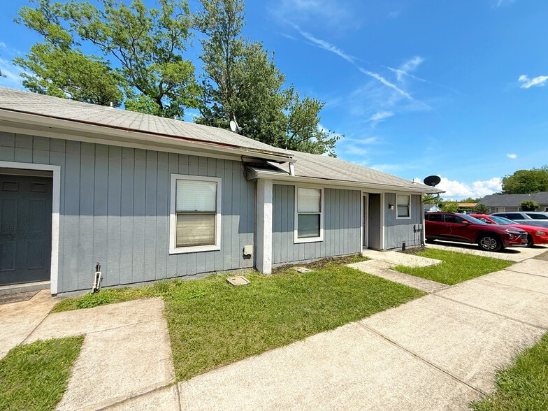 More Photos Of 7631 Indian Lakes Dr, Jacksonville Apartments For Sale