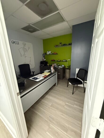 More Photos Of 4534-4598 N Hiatus Rd, Sunrise Warehouse For Lease