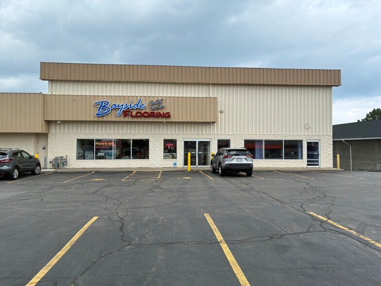 More Photos Of 1122-1124 E Ridge Rd, Rochester General Retail For Sale
