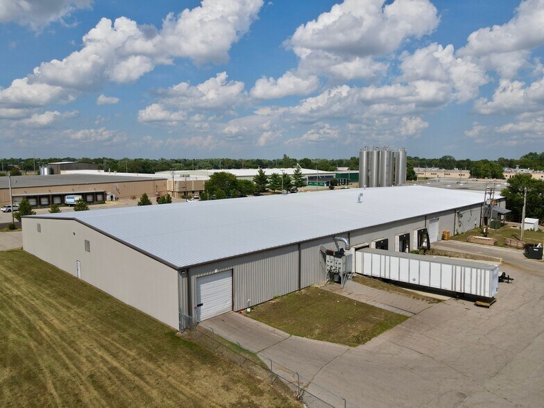 Primary Photo Of 1701 Conant St, Elkhart Manufacturing For Lease