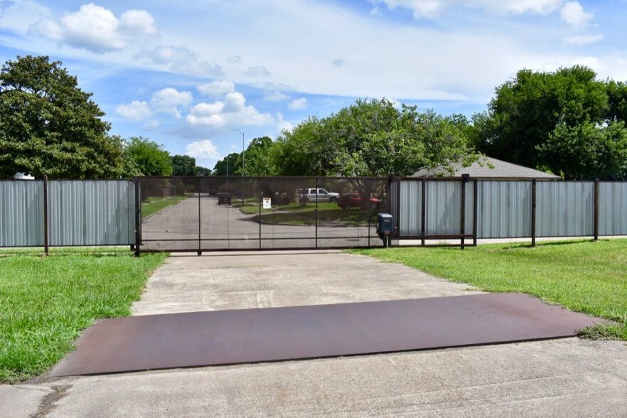 More Photos Of 10700 Hartsook St, Houston Land For Sale