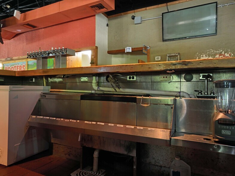 More Photos Of 5195 Fernandina Rd, Harbison Restaurant For Sale