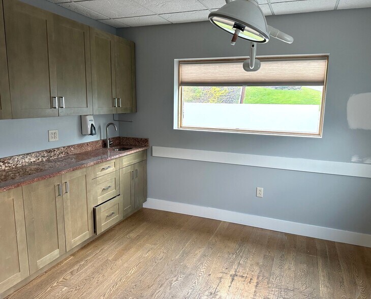 More Photos Of 333 Hooper Rd, Endwell Medical For Sale