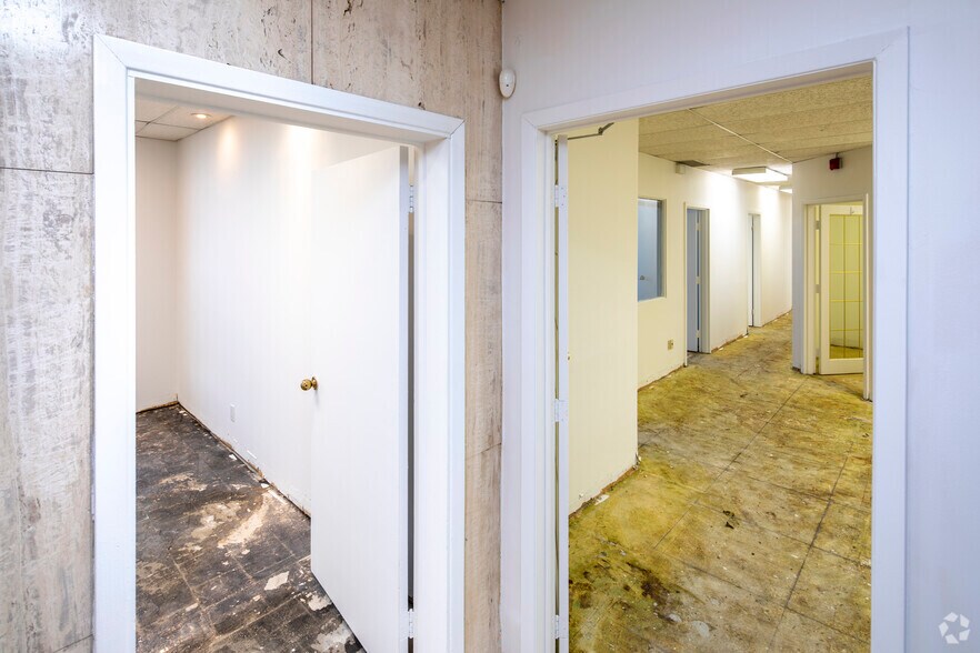 More Photos Of 2171 Avenue Rd, Toronto Office For Lease