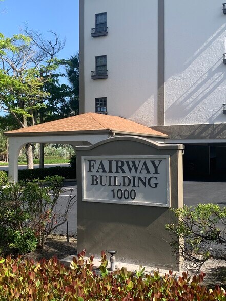 More Photos Of 1000 Tamiami Trl N, Naples Medical For Lease