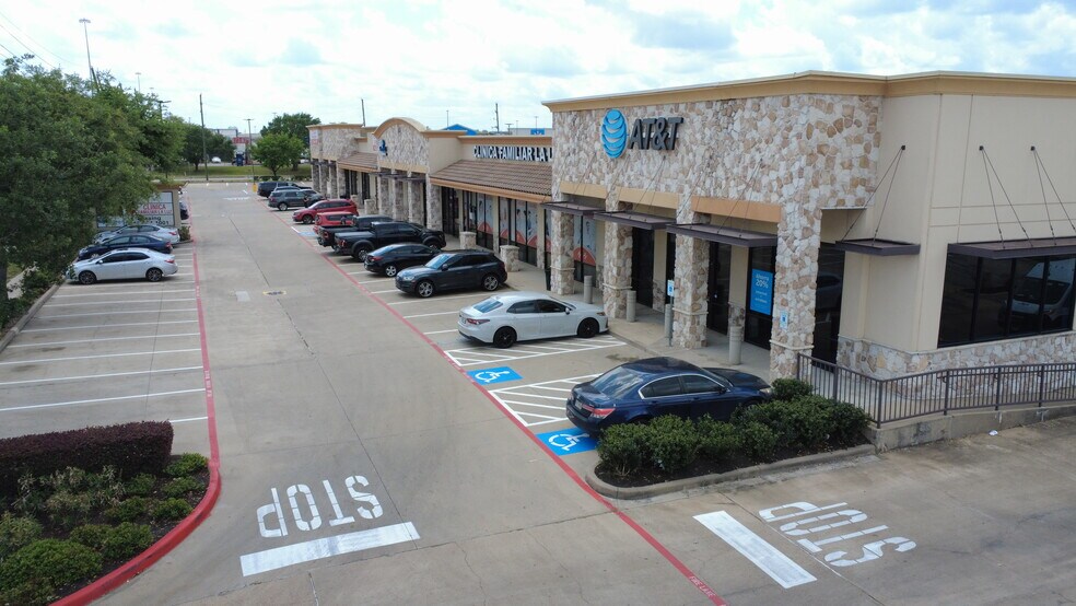 More Photos Of 9370-9380 W Sam Houston Pky S, Houston Unknown For Lease
