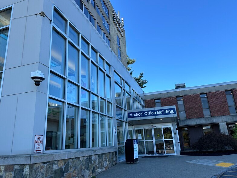 More Photos Of 133 Old Road to Nine Acre Cor, Concord Hospital For Sale