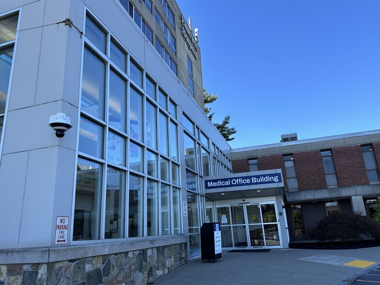 More Photos Of 133 Old Road to Nine Acre Cor, Concord Hospital For Sale