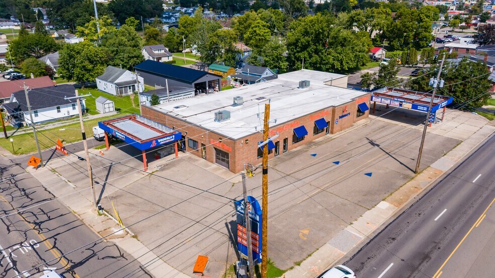 More Photos Of 2415 Maple Ave, Zanesville General Retail For Sale