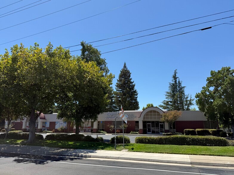 More Photos Of 9370 W Stockton Blvd, Elk Grove Office For Lease