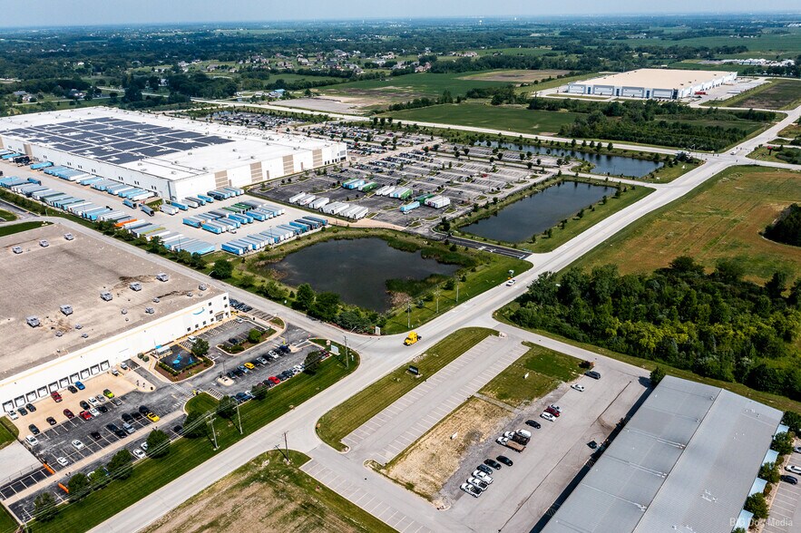More Photos Of 6370 W Emerald Pky, Monee Warehouse For Lease