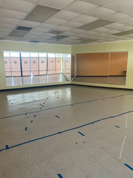 More Photos Of 201-227 Murphy Rd, Stafford Unknown For Lease