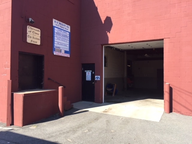 More Photos Of 15-27 Walnut St, Peabody Warehouse For Lease