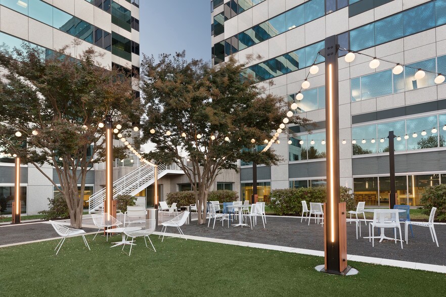 More Photos Of 1919 Gallows Rd, Vienna Office For Lease