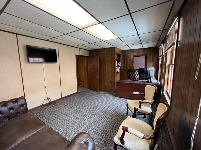 More Photos Of 25 W Courtland St, Bel Air Office For Lease