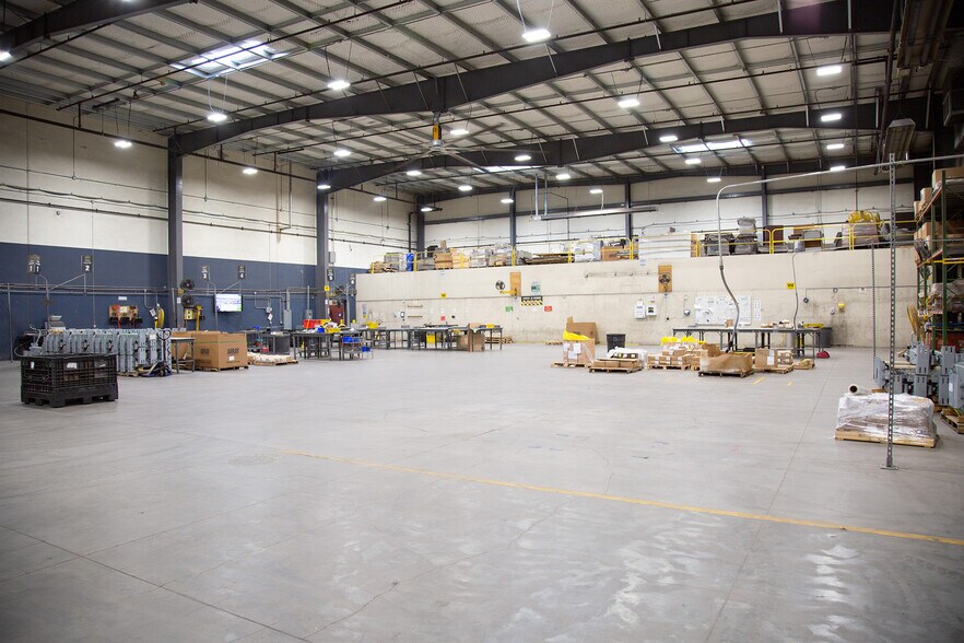 More Photos Of 3901 Midway Pl NE, Albuquerque Manufacturing For Sale