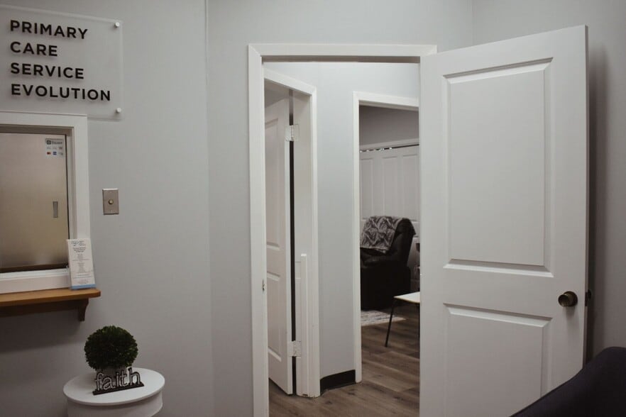 More Photos Of 2424 Hamilton St, Houston Medical For Lease