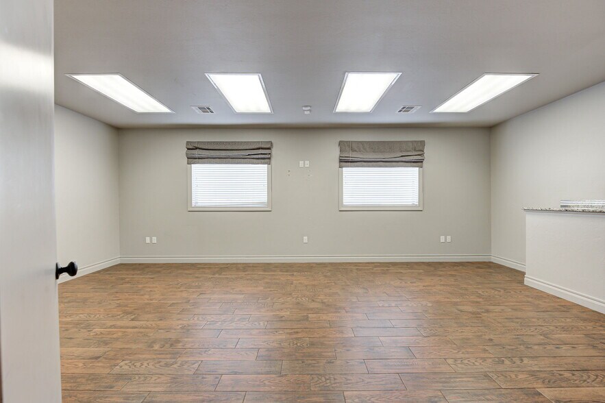 More Photos Of 450 E Main St, Yukon Religious Facility For Sale