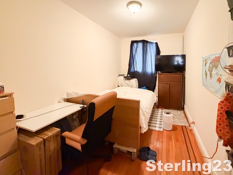 More Photos Of , Astoria General Retail For Sale