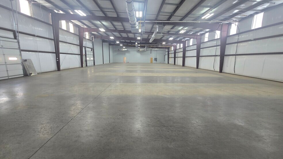 More Photos Of 129 Oakpark Dr, Mooresville Light Manufacturing For Lease