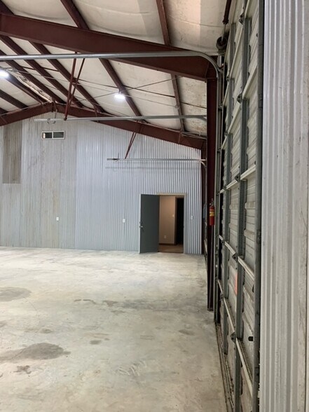 More Photos Of 6176 FM 725, New Braunfels Warehouse For Lease